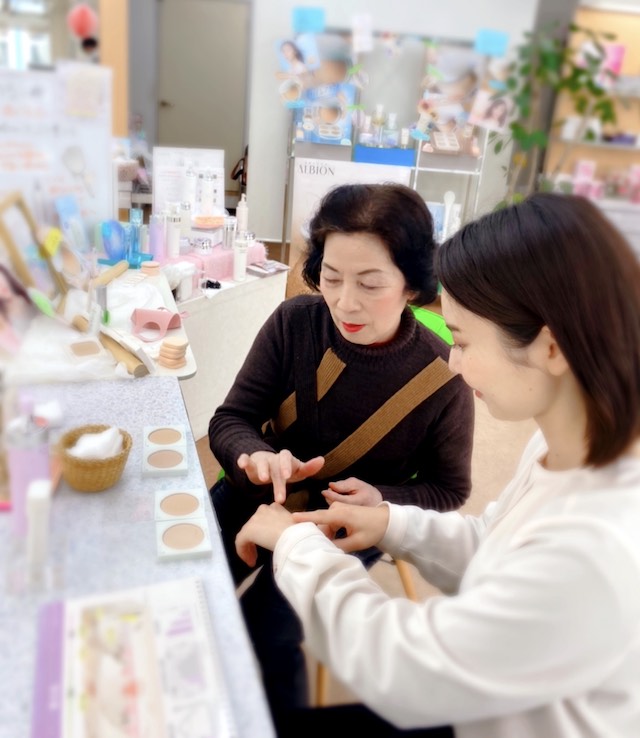 こまつや 店長(母)